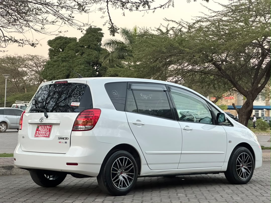 TOYOTA COROLLA SPACIO thumbnail 10